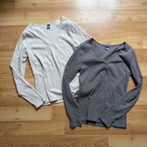 Old Navy V-Neck Set - Cream and Gray